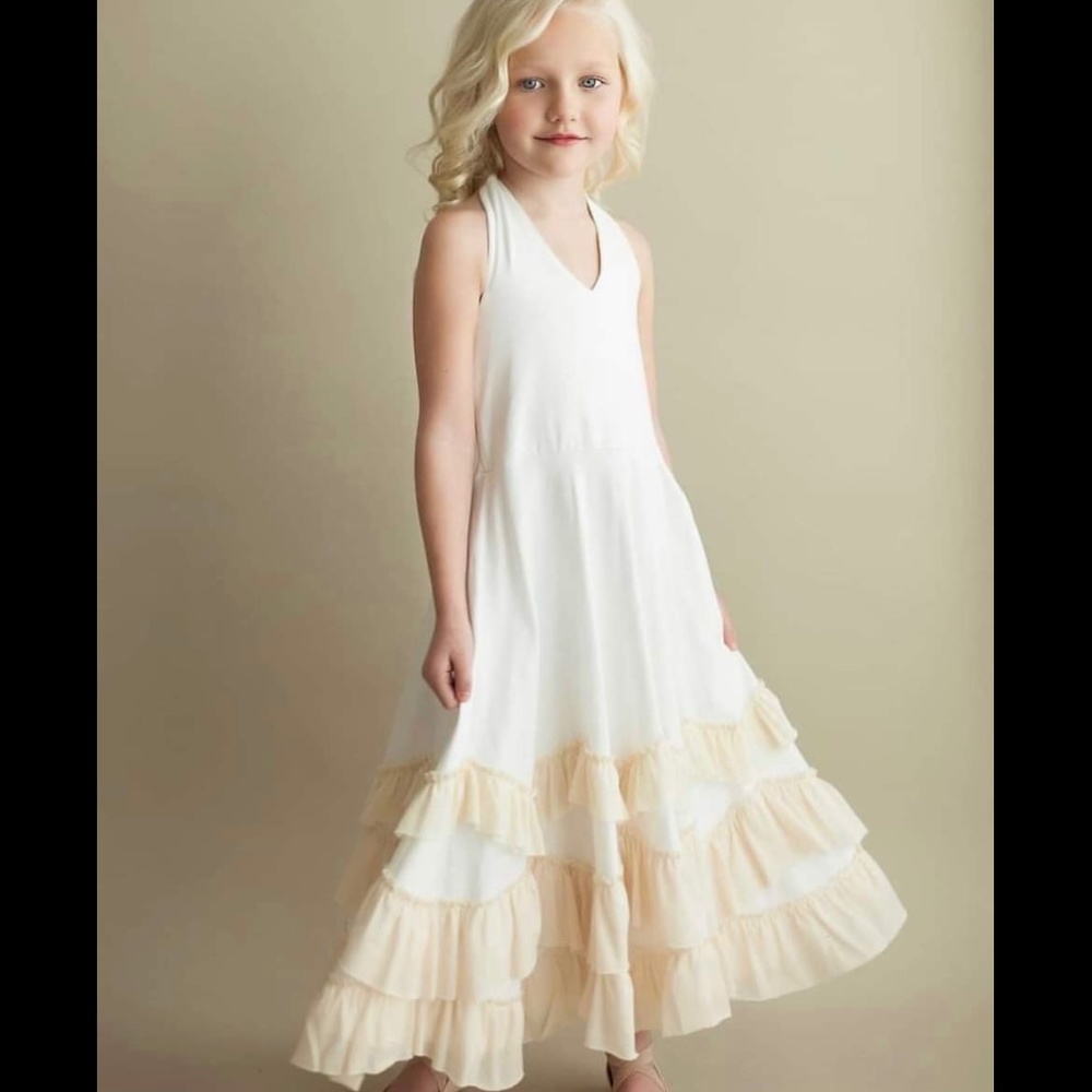 NEW Oopsie Daisy Boutique Cream Lace and Ruffle Dress Size 4